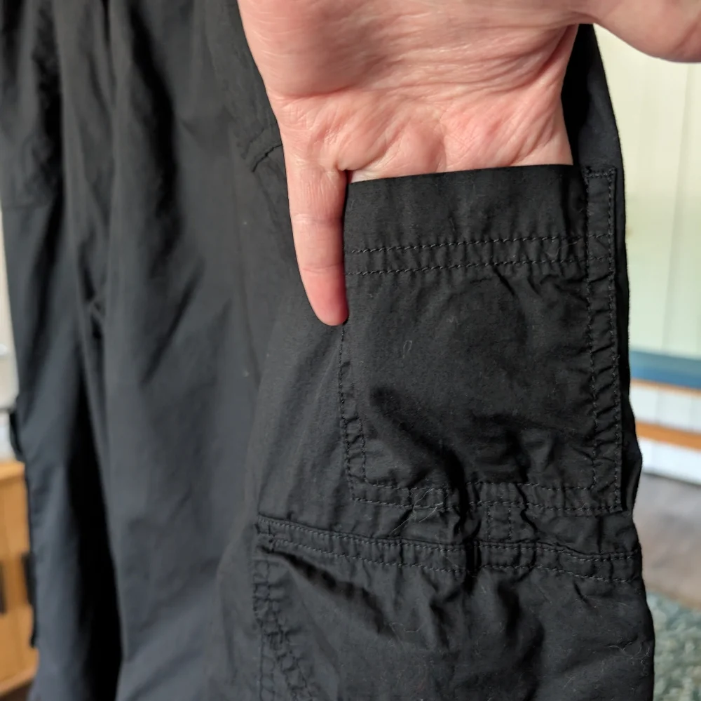 Aerie Black Cargo Pants - Picture 5 of 10